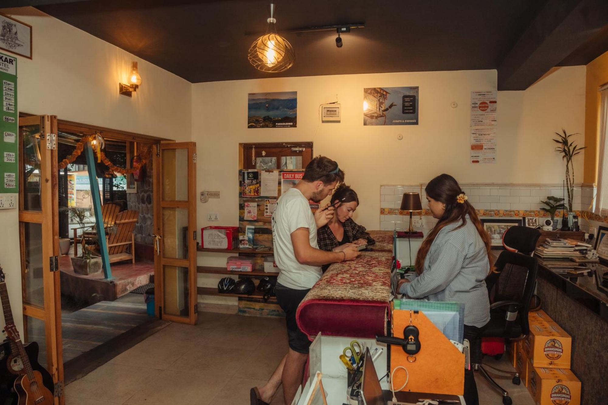 Gaurishankar Backpackers Hostel Покхара Экстерьер фото