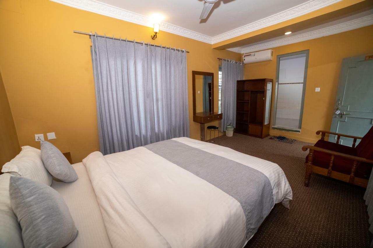 Gaurishankar Backpackers Hostel Покхара Экстерьер фото